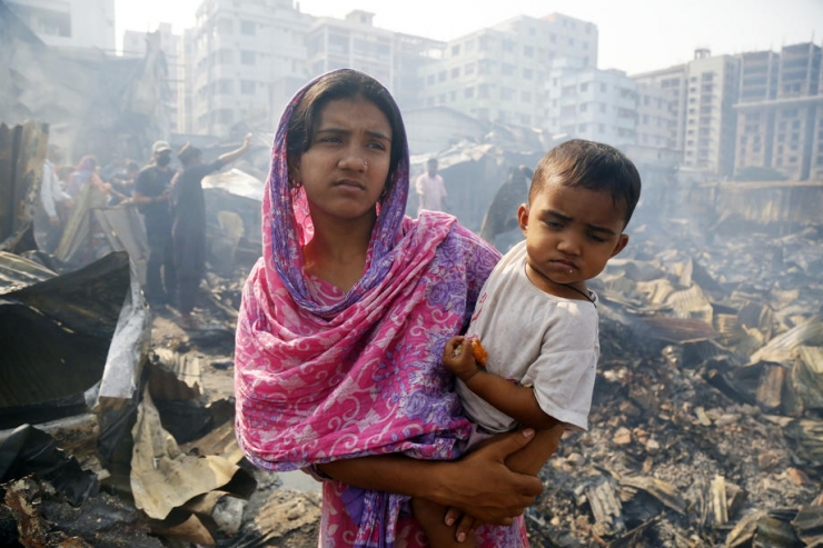 Bangladeş’te Gecekondu Mahallesinde Yangın