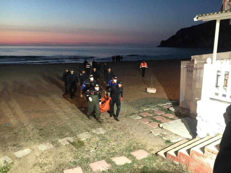 Bartın’da Sahilde Erkek Cesedi Bulundu