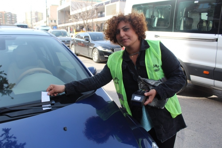 Gaziantep’te Parkomat Kadınlar İş Başında