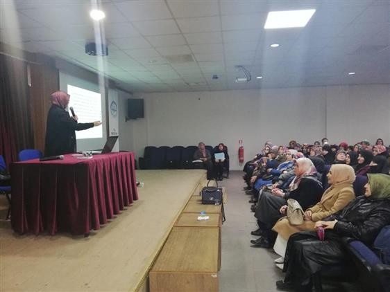 Bilecik’te “Üretim Ve Tüketim Ekseninde Kadın” Konulu Konferans Düzenledi