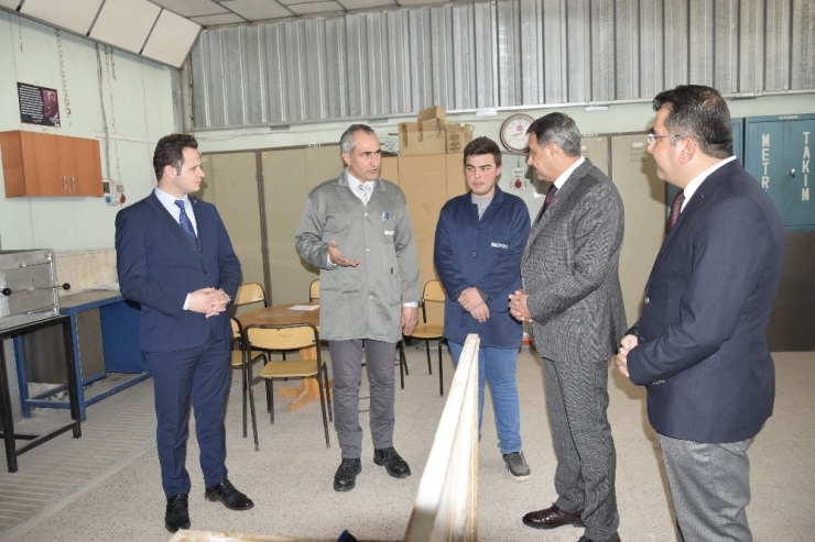 Burdur Mesleki Eğitim Merkezlerimizde 15 Dalda 226 Öğrenciye Eğitim Veriliyor