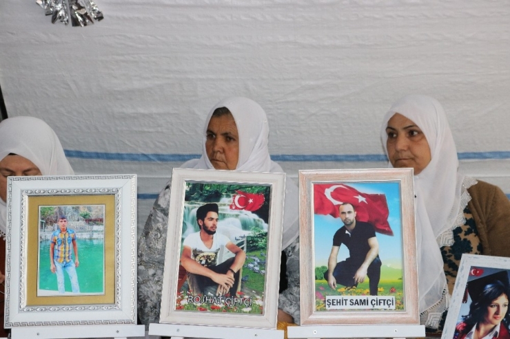 Hdp Önündeki Ailelerin Evlat Nöbeti 191’inci Gününde