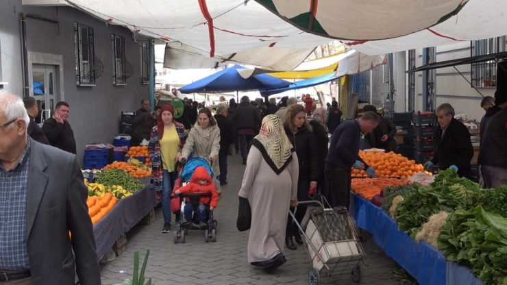 Havaların Isınması Semt Pazarlarında Tezgahlara Olumlu Yansımadı