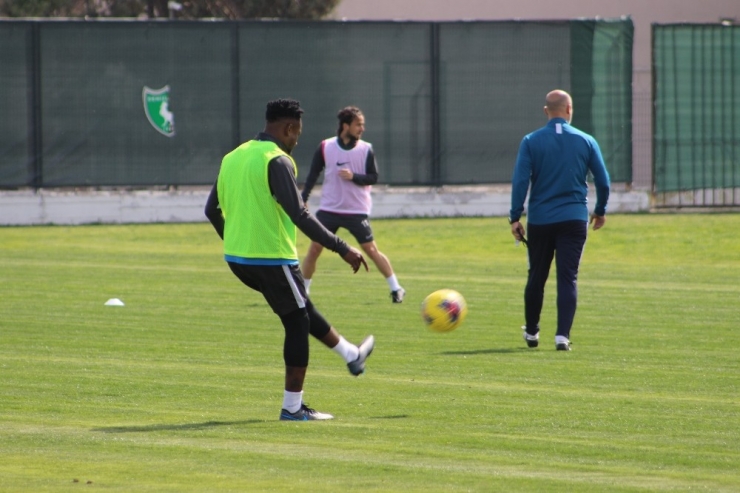 Denizlisporlu Futbolcular Gençlerbirliği Maçına 3 Puan Parolası İle Çıkacak