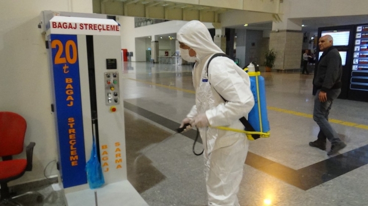 Diyarbakır’da Havalimanı Ve Toplu Taşıma Araçları Dezenfekte Edildi