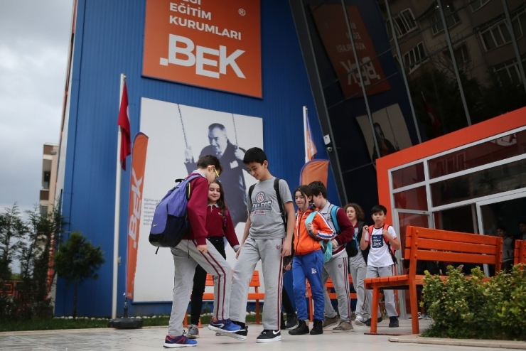 Öğrencilerden Korona Selamı