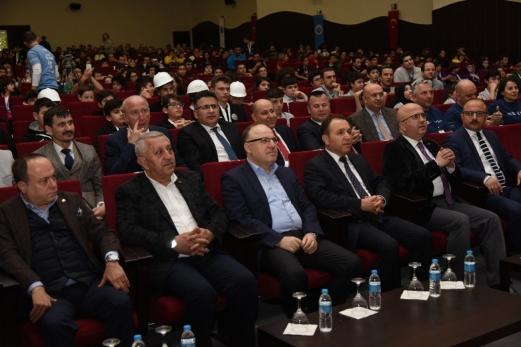 16. Sezon Fırst Lego League Afyonkarahisar Turnuva’ları Yapıldı