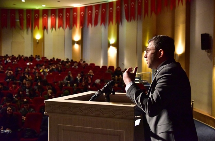 ‘Suriye Üzerinden Ortadoğu’ya Bakmak’ Öğrenci Paneli Düzenlendi