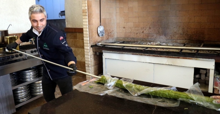 2 Metrelik Boruda Bol Fıstıklı Kadayıf