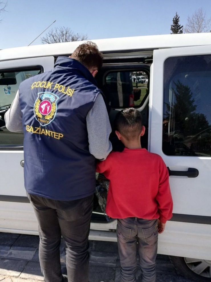 Çocuklarını Dilendiren 3 Aileye İdari Ceza Kesildi