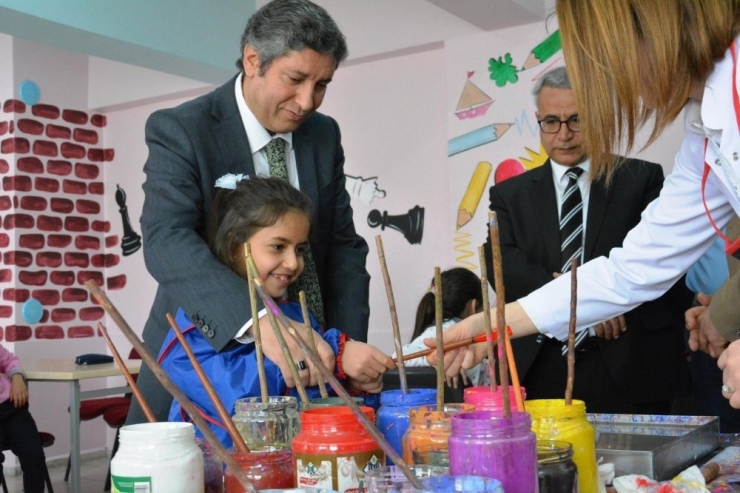 Çağın Bilgileriyle Donatılmış Nesiller Yetiştirme Çabası