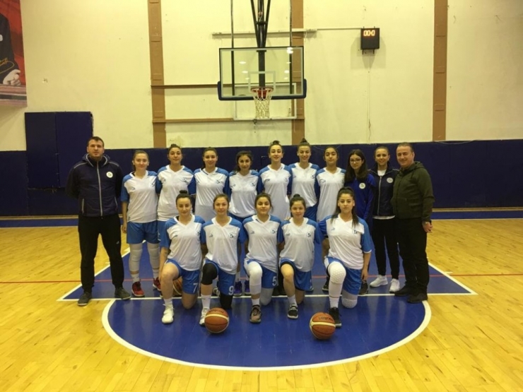 İzmit’in Kızları, Kırklareli’de Avantaj Yakaladı