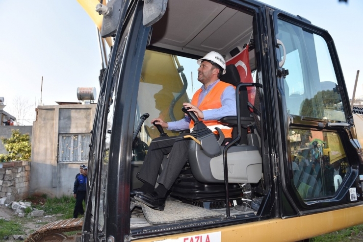 Başkan Kocaispir: "107 Mahallemizde İzimiç Olacak"