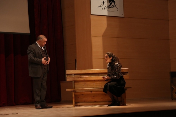 Kbü’de Mehmet Akif Ersoy’un Hayatı Sahnelendi