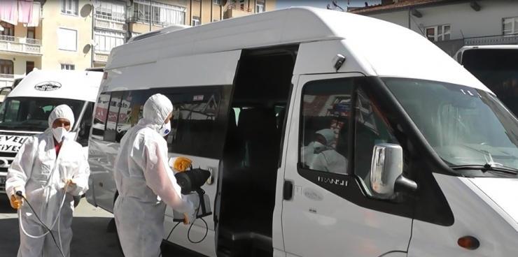 Develi’de Okul Servisleri Dezenfekte Edildi