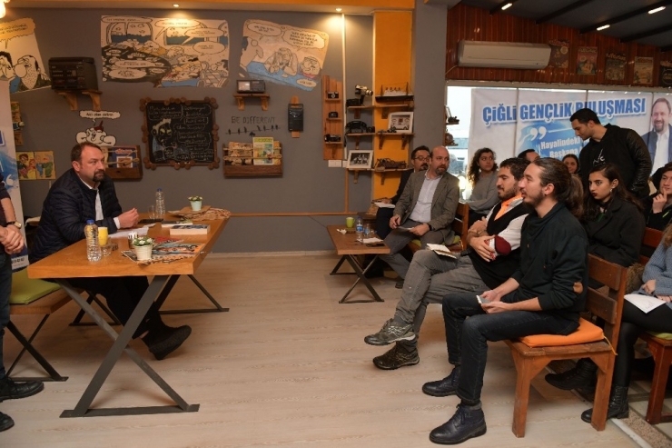 Başkan Gümrükçü, Üniversite Öğrencileriyle Buluştu