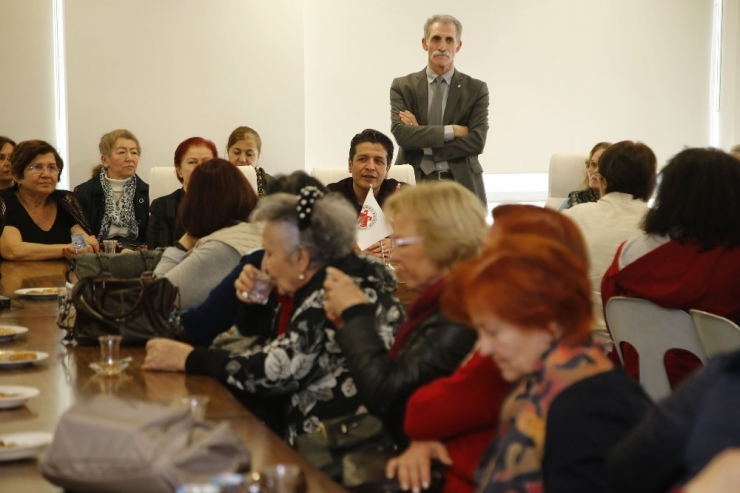 Emekli Öğretmenler Döşemealtı’na Gezi Düzenledi