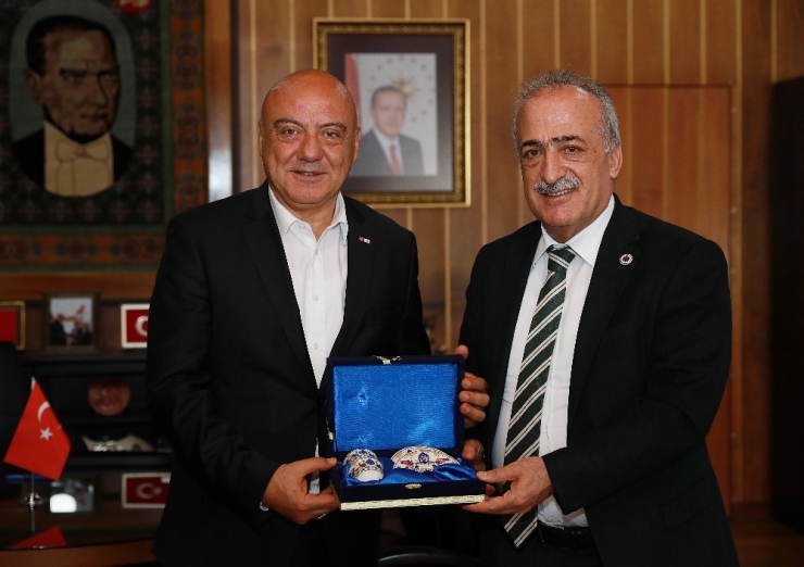 Kızılay Butik Mağaza, Atatürk Üniversitesinde Hizmete Açıldı