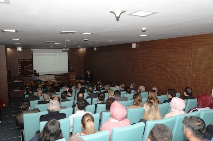 Kocasinan Belediyesi Personeline Koronavirüs Eğitimi