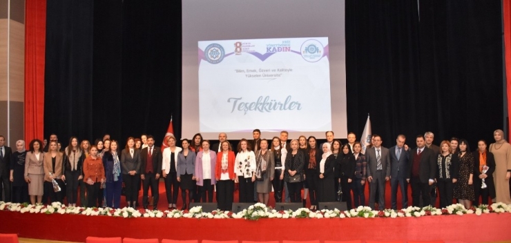 "Kriz Yönetiminde Kadın" Paneli Düzenlendi