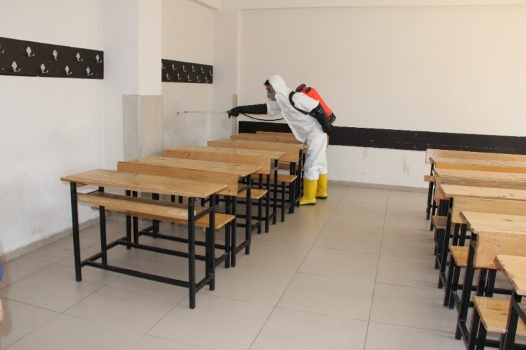 Öğrencilerden Koronaya Karşı Dezenfektan