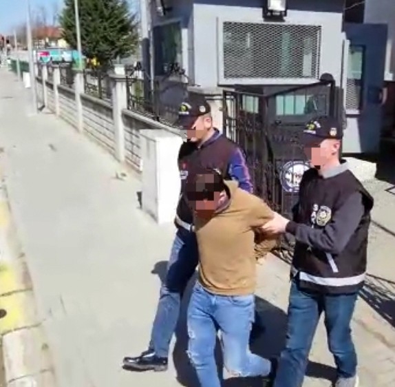 Televizyon, Projeksiyon Cihazı Ve Motosiklet Çalan Şahıslar Yakalandı