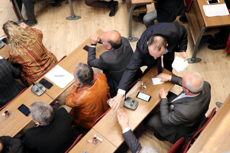 Komisyon Toplantısında "Korona Virüsü" Önlemi