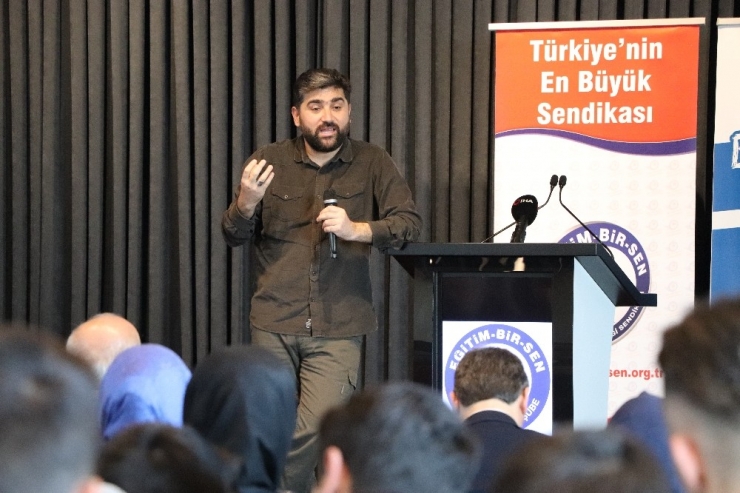 Özköse: "Hayal Kurun Ve Hayallerinizin Peşinden Gidin"