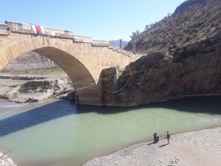 Tarihi Cendere Köprüsünde Tatbikat