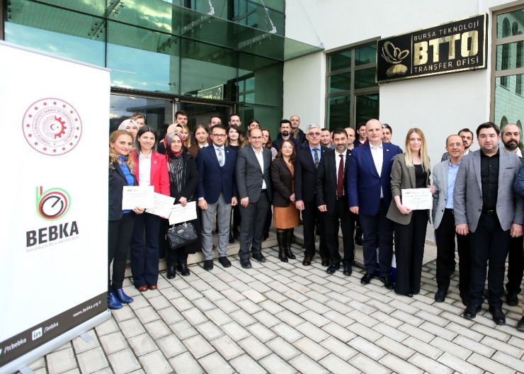 Bursa Teknik Üniversitesi’nde Sertifika Heyecanı
