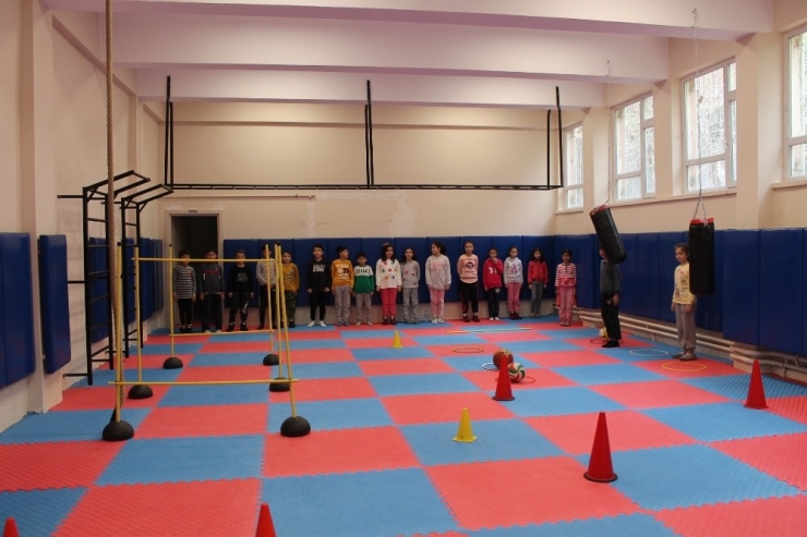 Tosya’da Tasarım Ve Beceri Atölyesi Açıldı