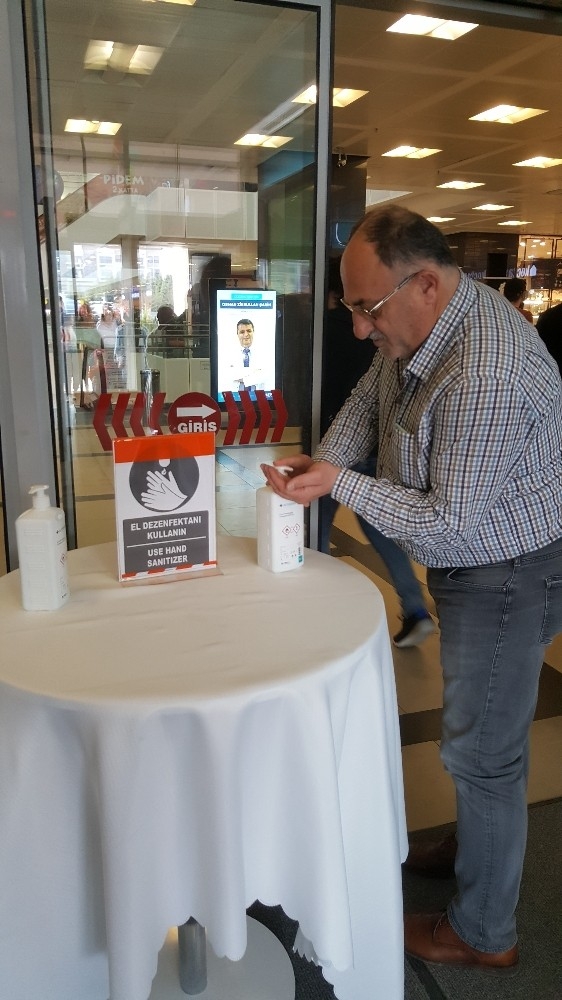 Sakarya’da Avm’den Dezenfektanlı Korona Önlemi
