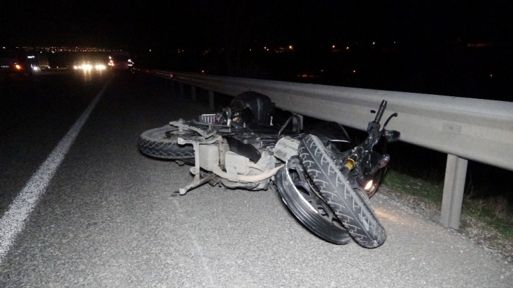 Devrilen Motosikletin Sürücüsü Hayatını Kaybetti