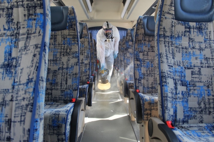 Zeytinburnu’nda Okul Ve Camiler Virüse Karşı Temizlendi