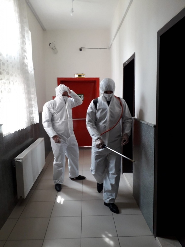 Kahta’da Tüm Okullarda Dezenfeksiyon Çalışmaları