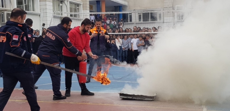 Bilnet Okullarında Gerçeği Aratmayan Deprem Ve Yangın Tatbikatı
