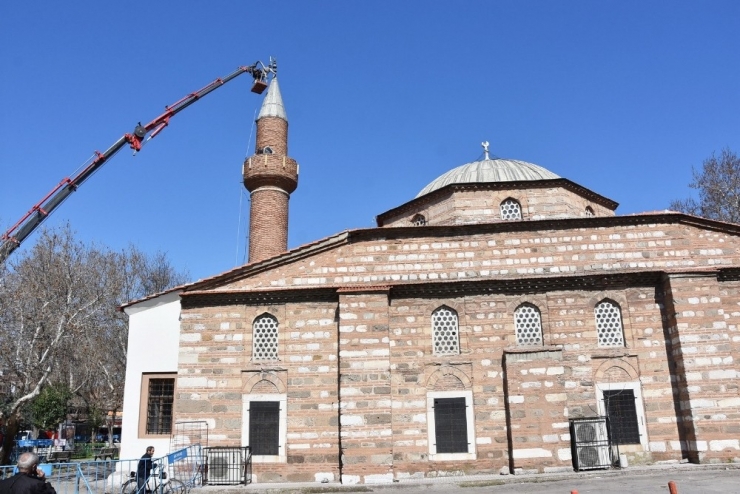 Akhisar Belediyesi, Paşa Cami’nin İbadete Açılması İçin Çalışıyor