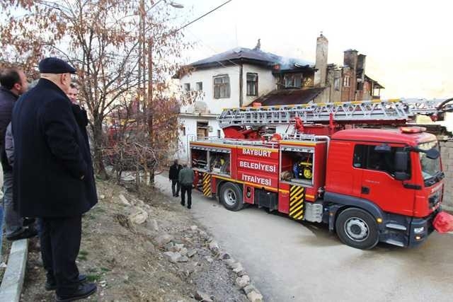 Bayburt’ta Çıkan Yangın Korkuttu