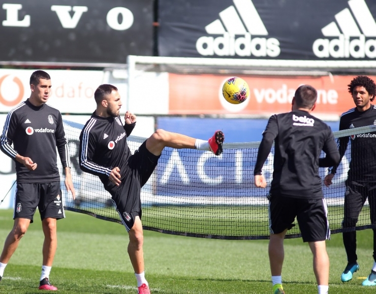 Beşiktaş Derbi Öncesi Taktik Ve Kondisyon Çalıştı