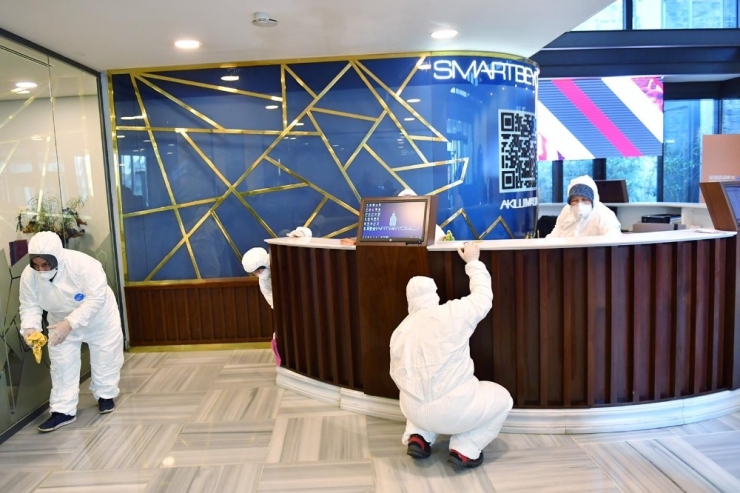 Beyoğlu’nda Tüm Ortak Kullanım Alanları Dezenfekte Ediliyor