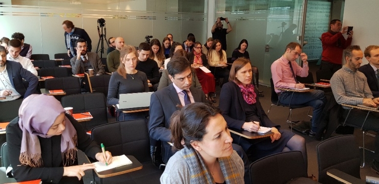 Brüksel’de Sığınmacı Krizi Paneli