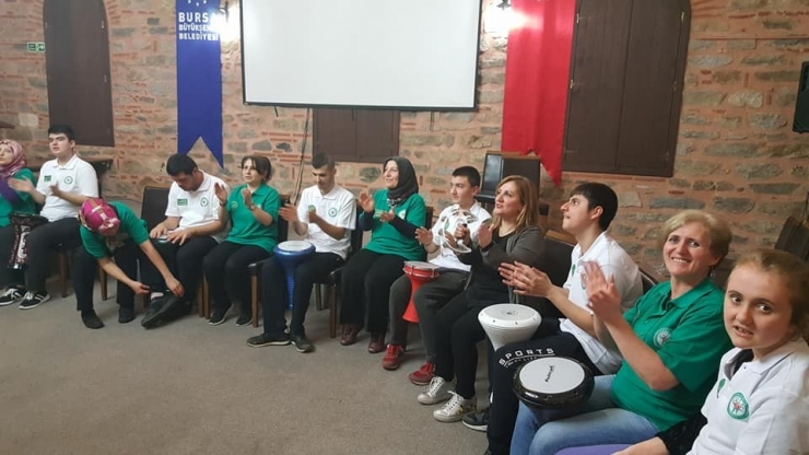 Bizim Gençler Ritim Atölyesi Işık Saçıyor