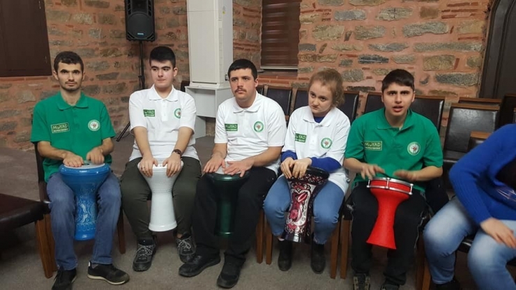 Bizim Gençler Ritim Atölyesi Işık Saçıyor