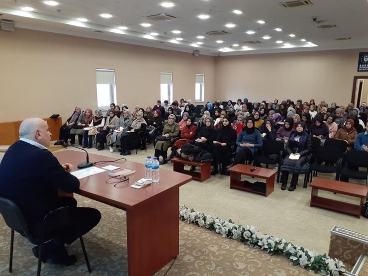 Roman Okumalarına Büyük İlgi