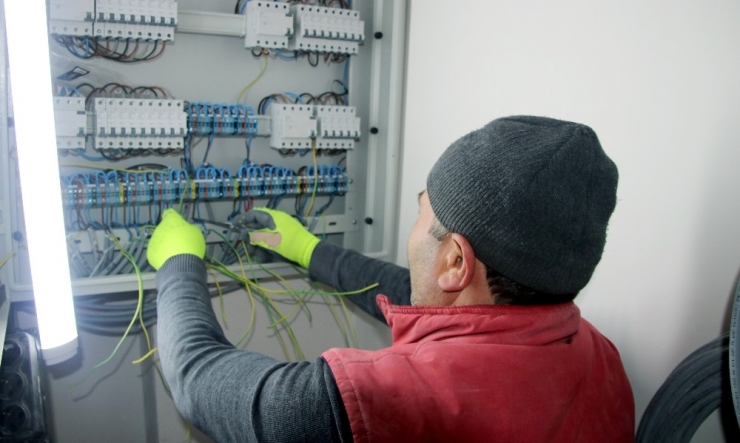 Çiğdem Yüzme Havuzunda Çalışmalar Süratle Devam Ediyor