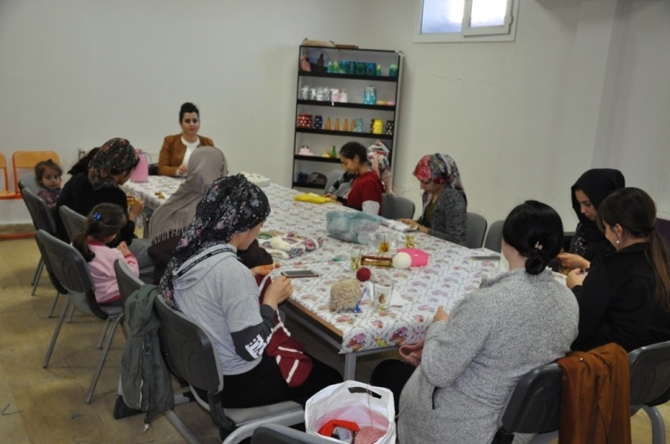 Kadın Kültür Merkezinde Eğitimler Sürüyor