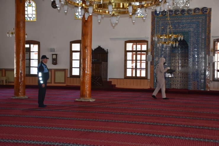 Çorum’da Okullar Korona Virüsüne Karşı Dezenfekte Ediliyor