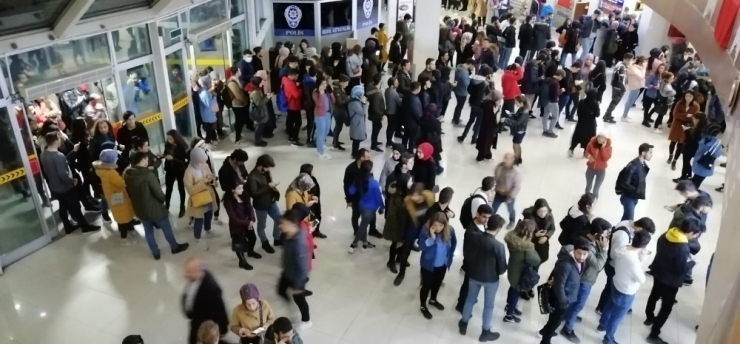 Erzincan’da Öğrenciler Otogara Akın Etti