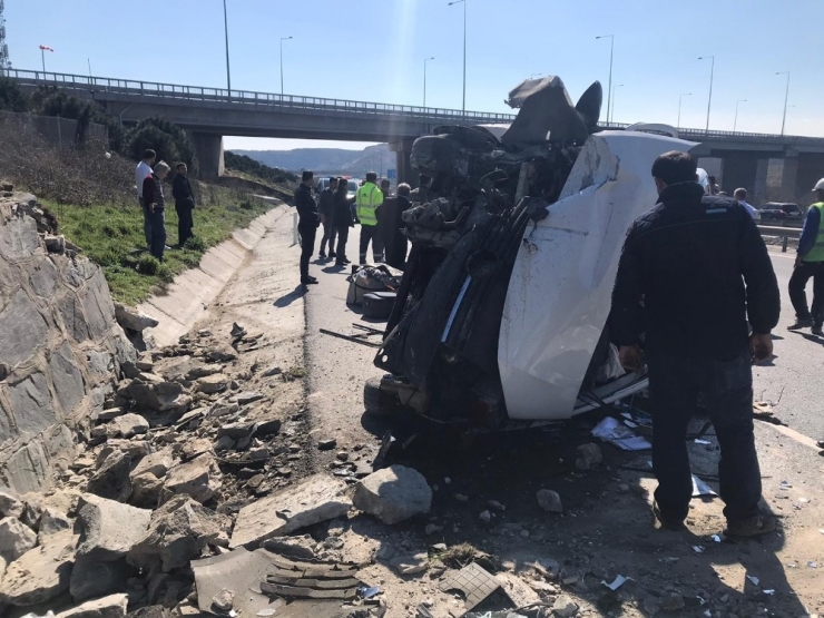 İstanbul Havalimanı Yolunda Feci Kaza: 1 Ölü 2 Yaralı