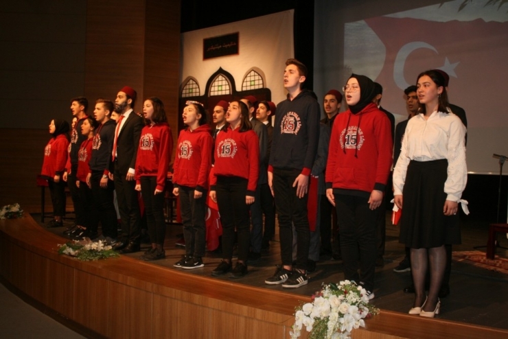 Türk Bayrakları İle Andılar